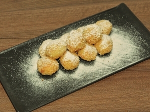 Nutellás minigombóc porcukorral