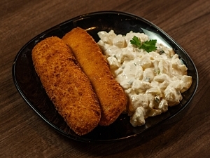 Karácsonyi rántott halfilé majonézes burgonyasaláta Karácsonyi rántott halfilé majonézes burgonyasaláta