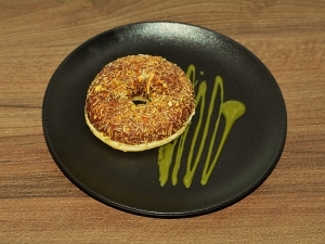 Pisztáciával töltött dubai fánk