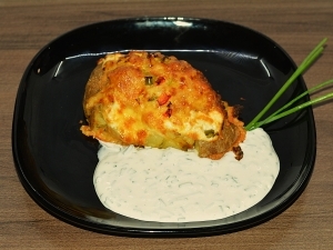 Jacket potato fűszeres snidlinges tejföllel