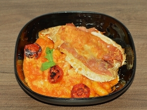 Olasz Paradicsomos gnocchi prosciuttós-parmezános csirkemellel