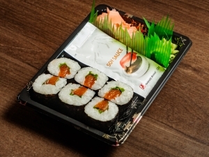 Füstölt lazac ruccola maki -6db