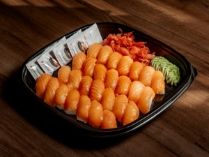 Lazac nigiri party box SUSHI (28DB)